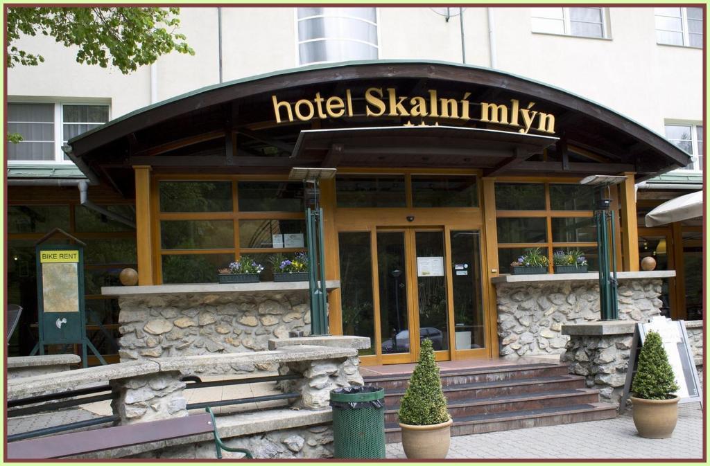 Hotel Skalní Mlýn Blansko Exterior foto