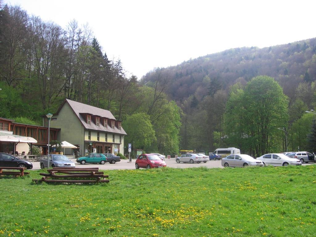 Hotel Skalní Mlýn Blansko Exterior foto